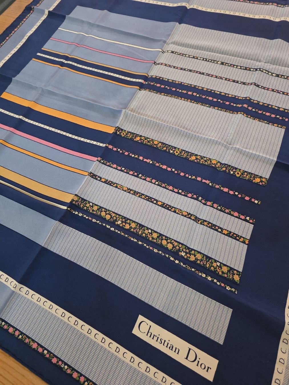 Dior Foulard & Sciarpe: Christian Dior Halstuch Seide blau gestreift – Usato da Bösingen venduto da davewausb767 2