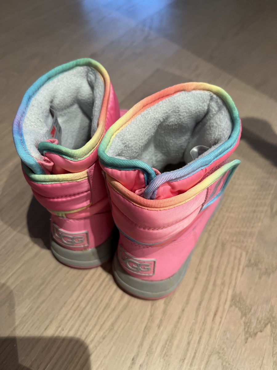 Ugg Chaussures filles: UGG Winter-Boots - Gr. 30 – D'occasion à Brütten par Aerox82 1