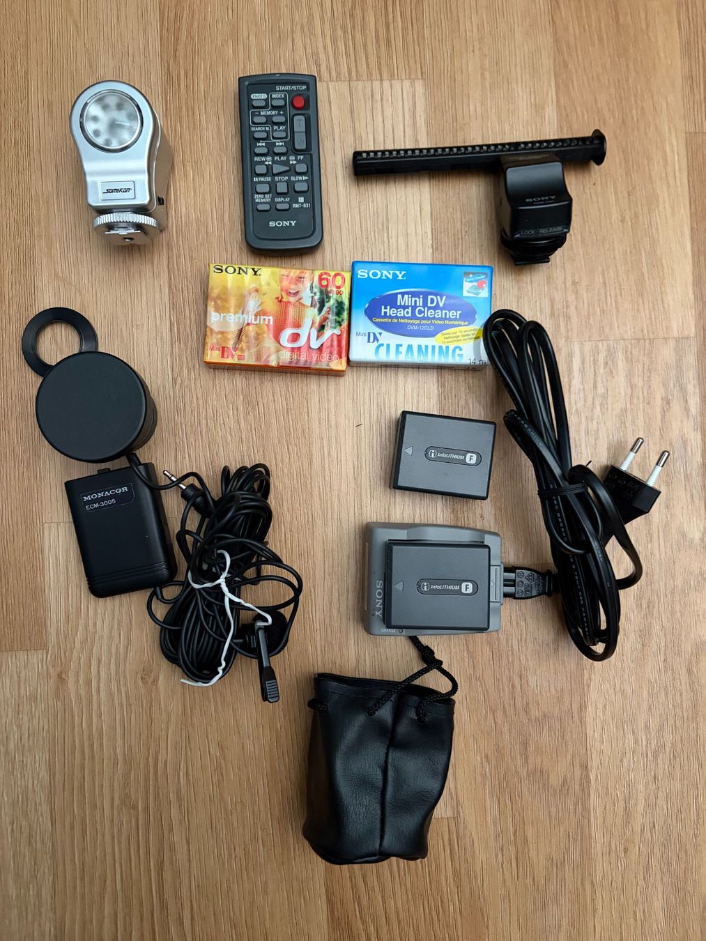 Sony Videocamere: Kamera Sony 3CCD (Model DCR-HC1000E) – Usato da Brugg AG venduto da jas_k5wv 2