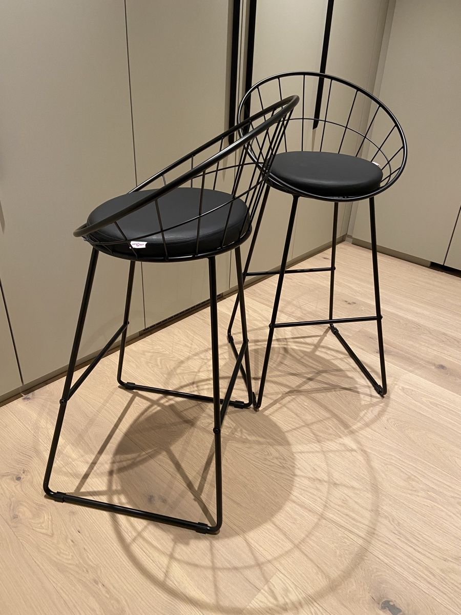 Sgabelli: 2 Barhocker – Usato da Leutwil venduto da Tobi030