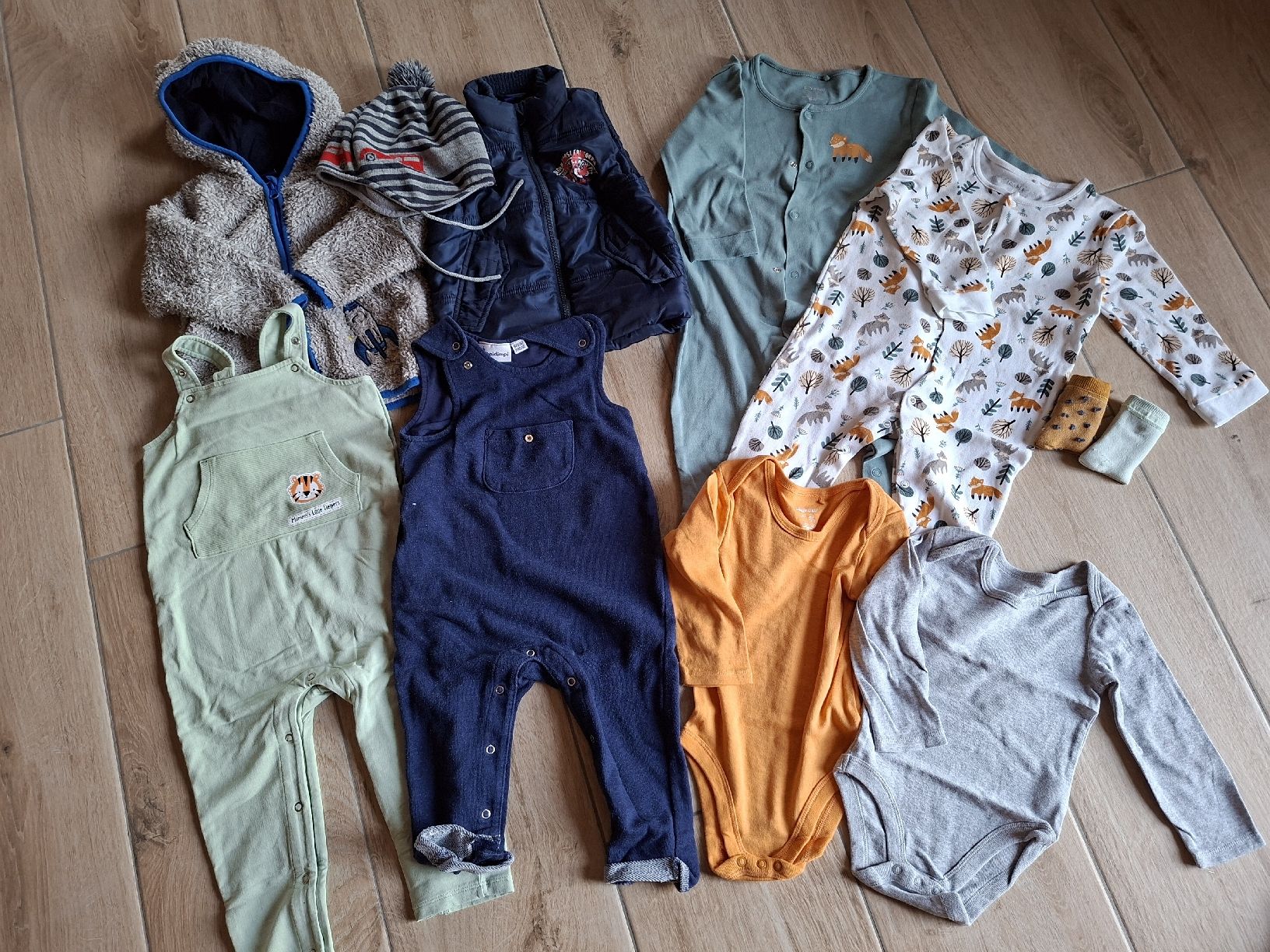 Ensembles coordonnés: Kleiderpaket Junge Gr.86 – D'occasion à Schüpfheim par lin_p7wr 1