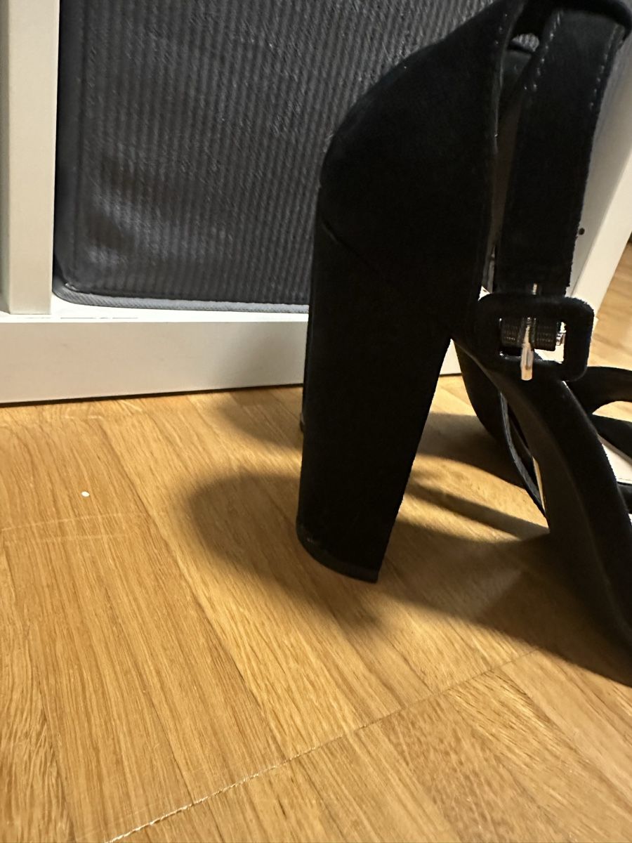 Damenschuhe: Schwarze AMISU High Heels Gr. 40 – Gebraucht aus Reinach BL von Alles_muss_weg00 3
