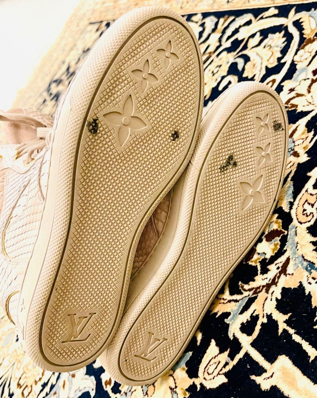 Louis Vuitton Damenschuhe: Original Louis Vuitton Python Sneakers, Gr 36 – Gebraucht aus Dättwil AG von nika8810 4