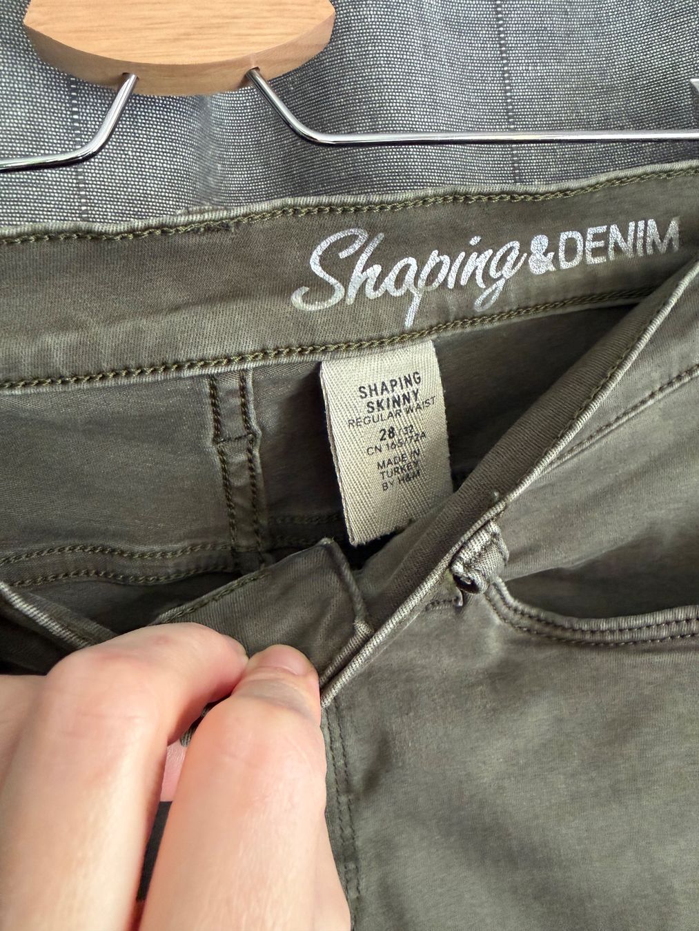 H&M Jeans: Shaping Skinny Jeans – Nuovo (secondo la descrizione) da Uitikon Waldegg venduto da MGC 2