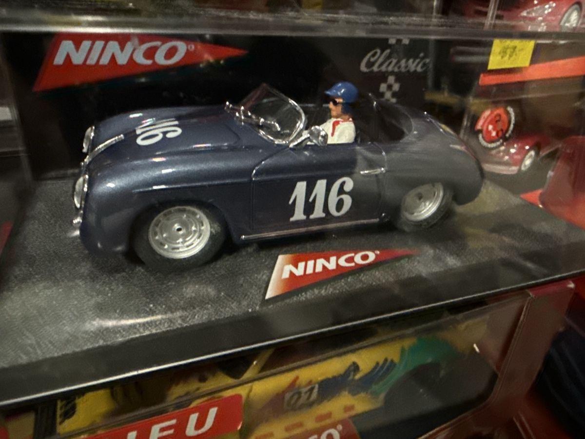 Ninco Piste: Oldtimer Ninco Porsche 356 Speedster - Modellauto 1:32 – Nuovo e nell'imballaggio originale da Wohlen AG venduto da NincoA-Z