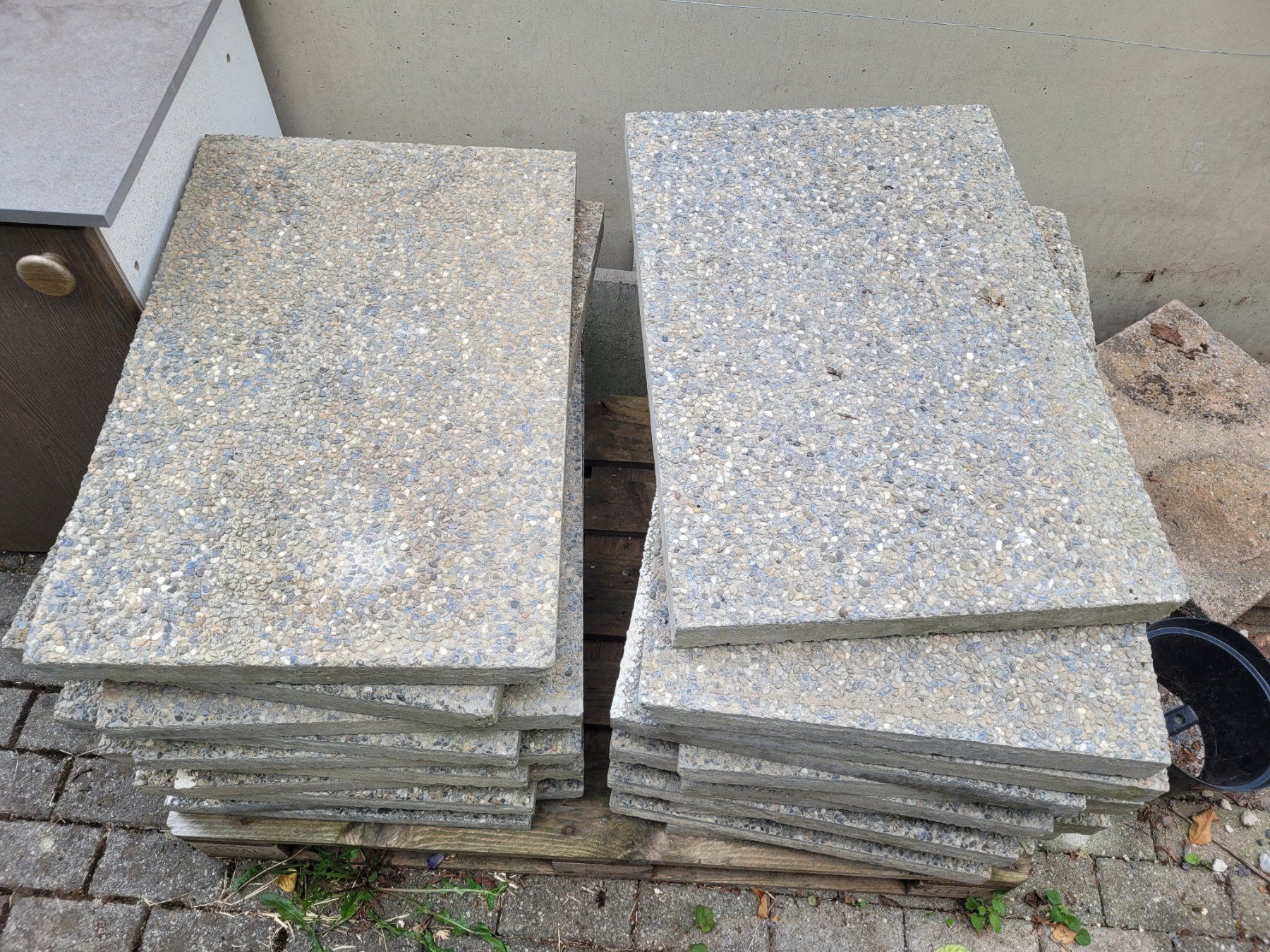 Rivestimenti per pavimenti: Waschbetonplatten 22 Stk. – Usato da Wichtrach venduto da na__kn6c