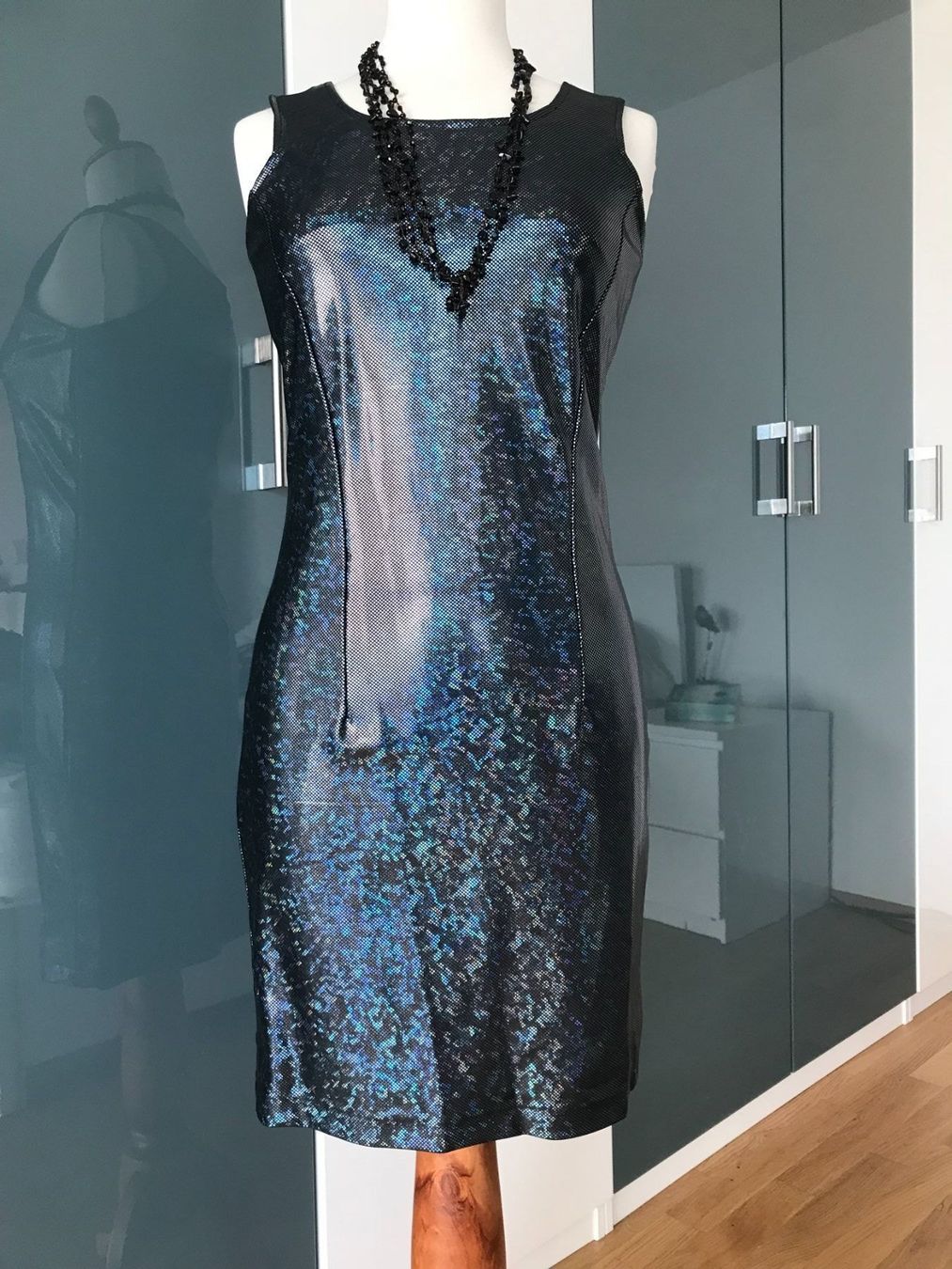 Kleider: Elastische Partykleid 38 M nie tragen – Gebraucht aus Dübendorf von Levintreyer 2