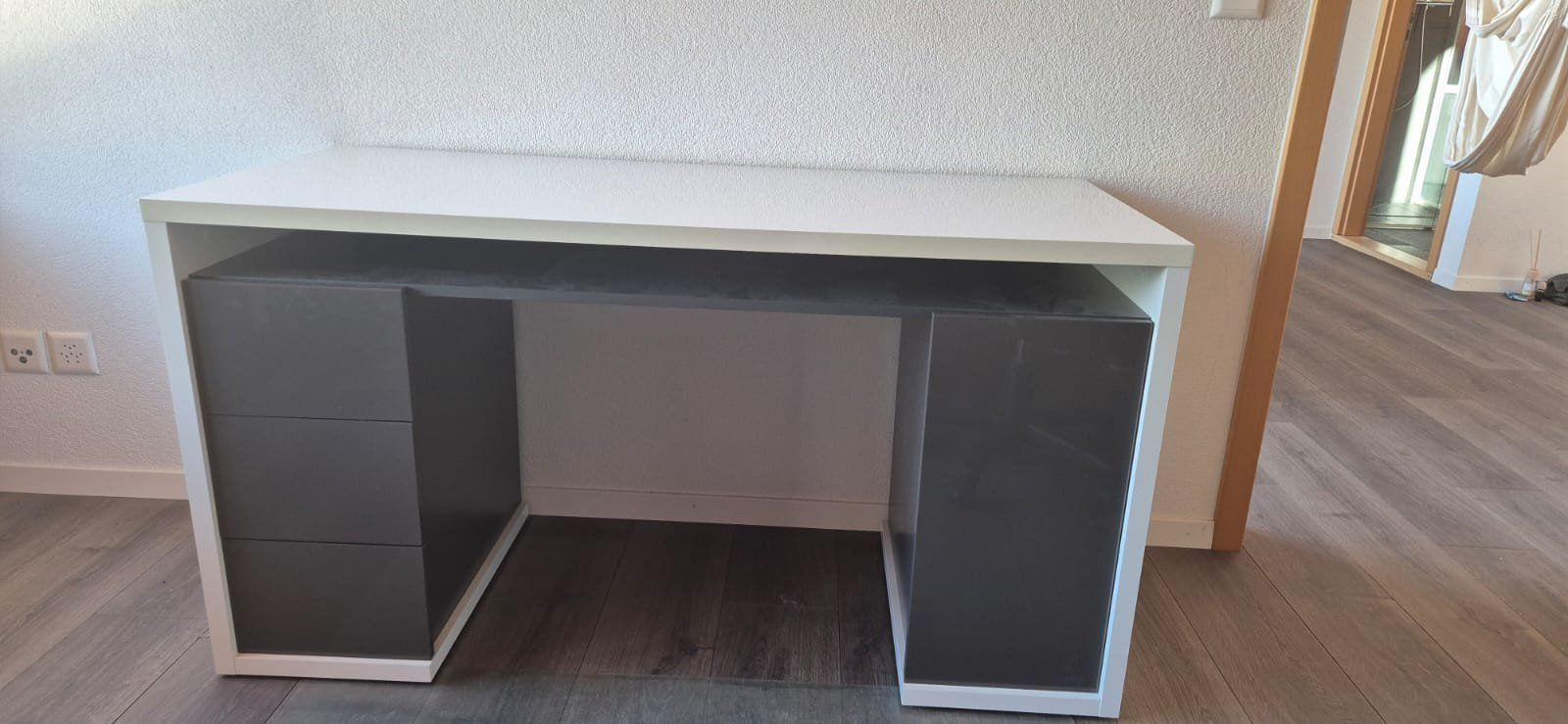 Schreibtische: Kinder-/Jugendpult – Gebraucht aus Glarus von jka_c8yr 3