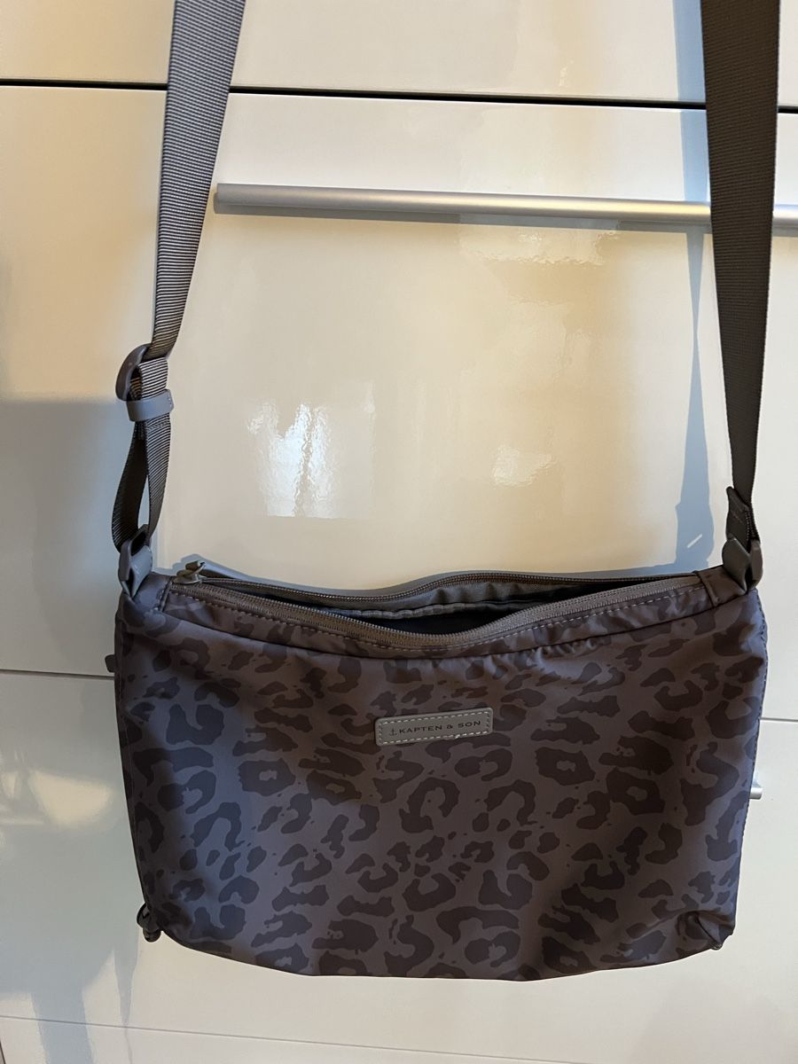 Kapten & Son Borse da donna: Umhängetasche Kapten and Son – Nuovo (secondo la descrizione) da Aegerten venduto da Briciola911 1