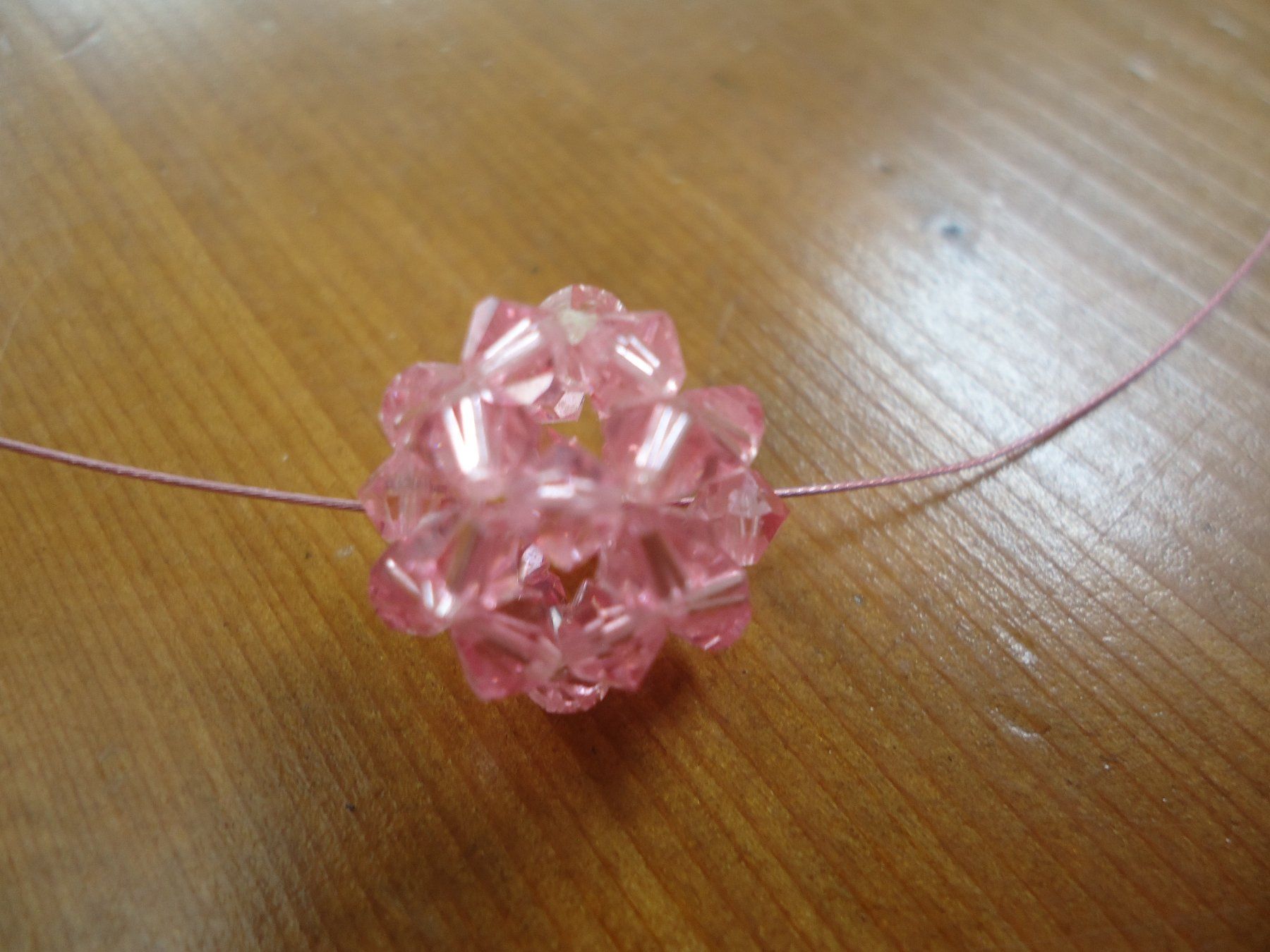 Catenine: Collier fil avec perles de verre rose – Usato da Vessy venduto da mafabe 1