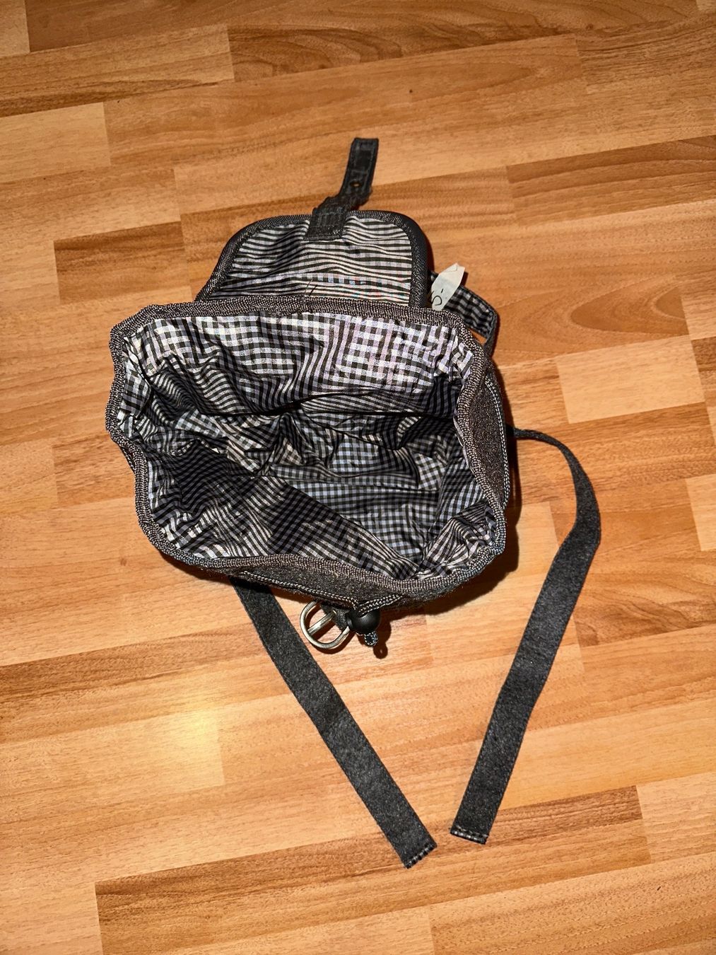 Zaini: Kleiner Rucksack grau – Usato da St. Gallen venduto da mai_gd7k 2