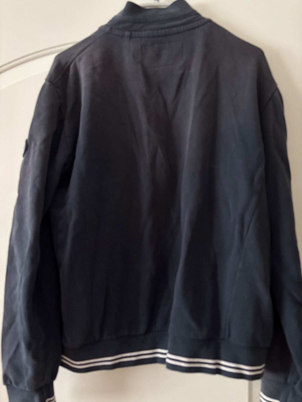 Jacken: Sweatjacke L Gerne getragen blau – Gebraucht aus Balsthal von Uroby 1