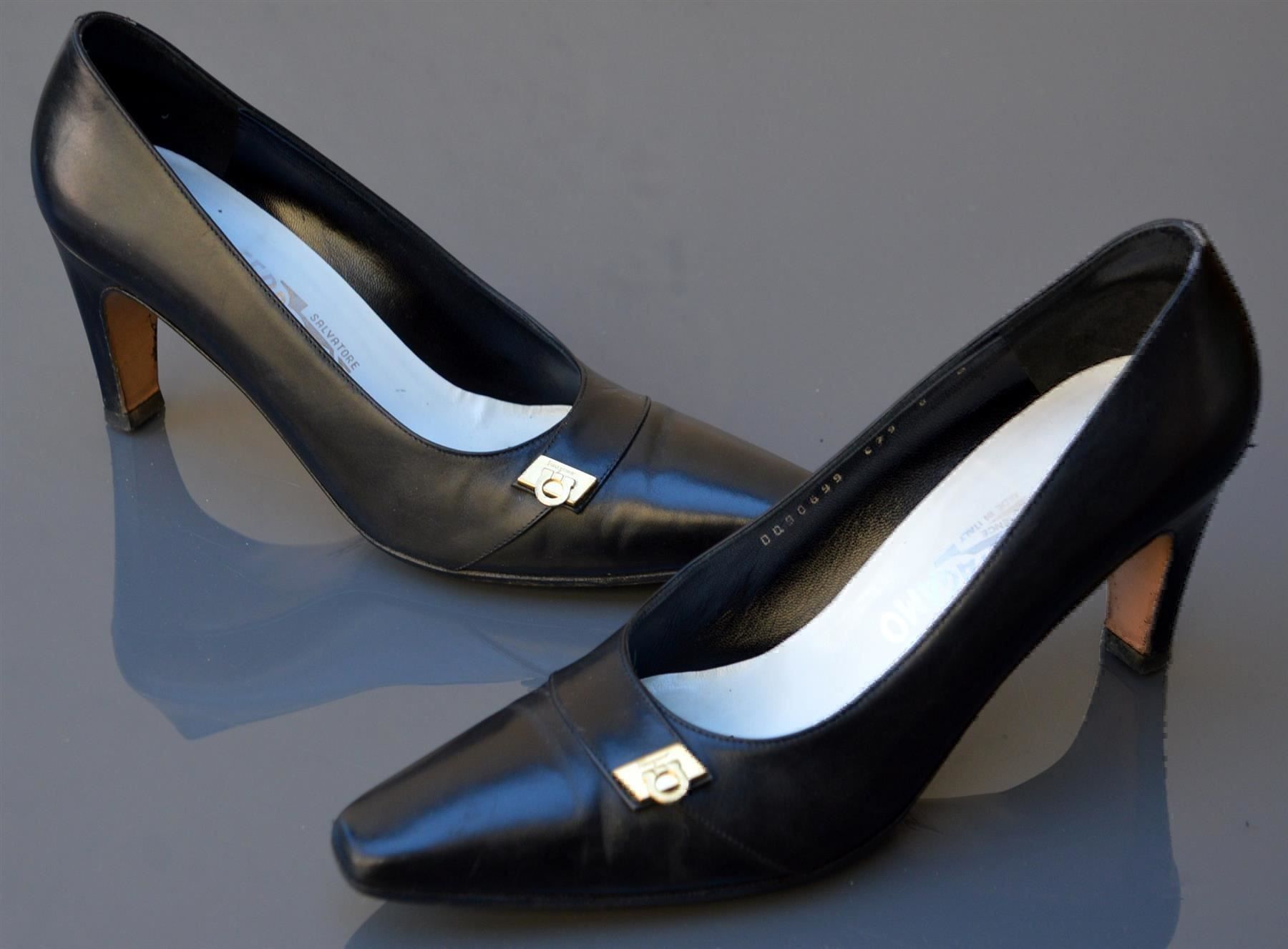 Salvatore Ferragamo Scarpe da donna: Pumps Salvatore Ferragamo -  38 / 8 – Usato da Collonges venduto da Auganien 1