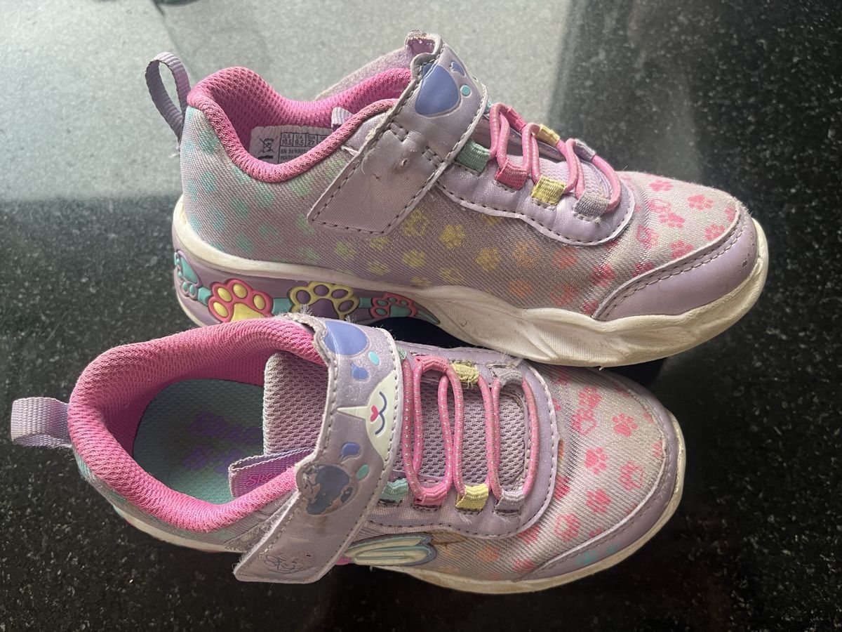 Skechers Scarpe per ragazze: Sketchers Sneaker low, light, 27 – Usato da Zürich venduto da Rusdi