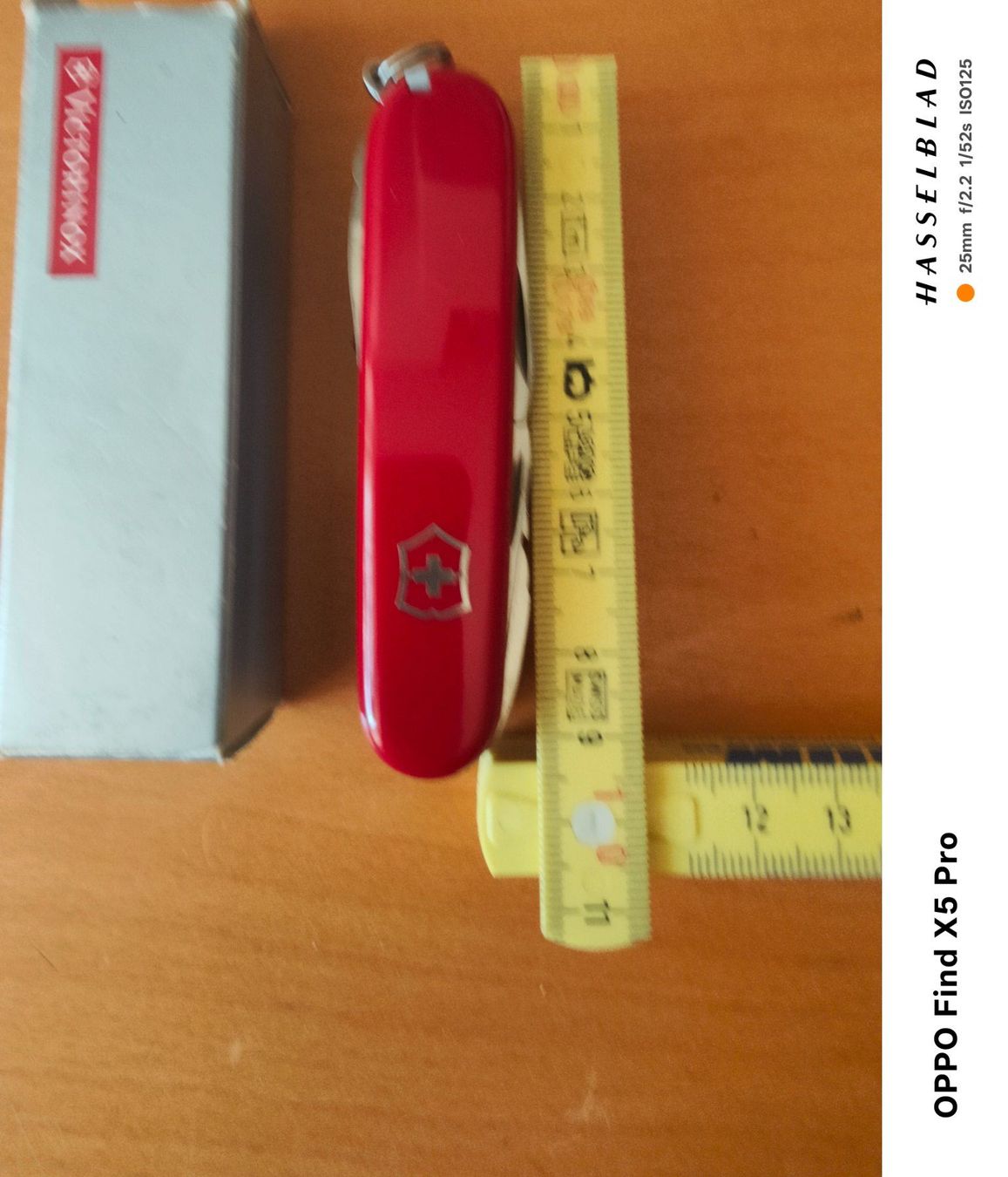 Victorinox Coltelli tascabile: Victorinox Taschenmesser rot mit Box – Nuovo e nell'imballaggio originale da Basel venduto da M2 4
