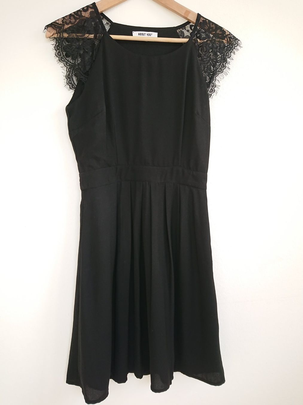 Kleider: Damen Kleid ABOUT YOU Gr. 36 Schwarz – Gebraucht aus Hallau von CHACLA 2