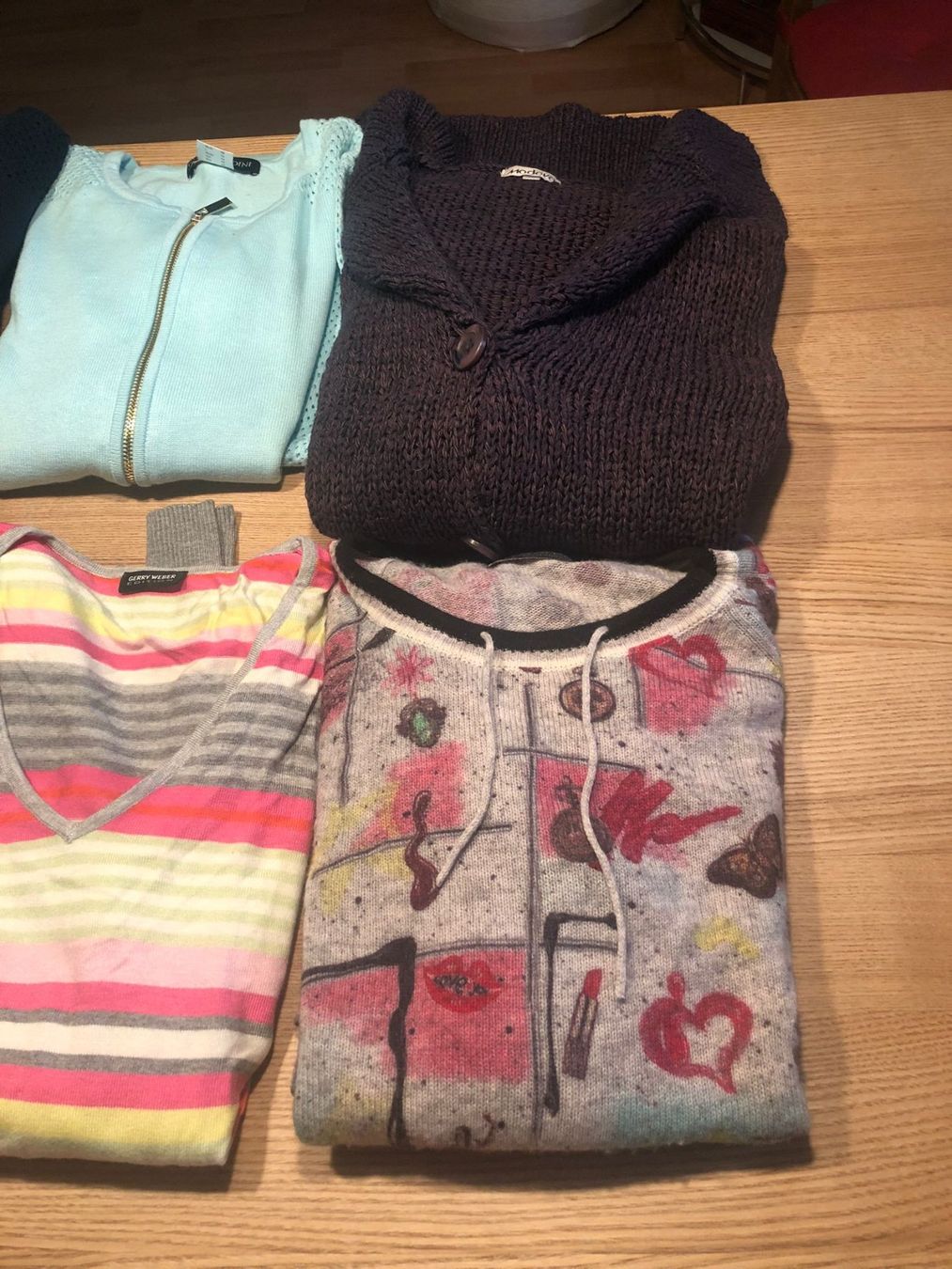 Lotti di vestiti: 5  schicke Jäckli + 5 Langarmpullover Gr. 36 – Usato da Röschenz venduto da Tashroal 3
