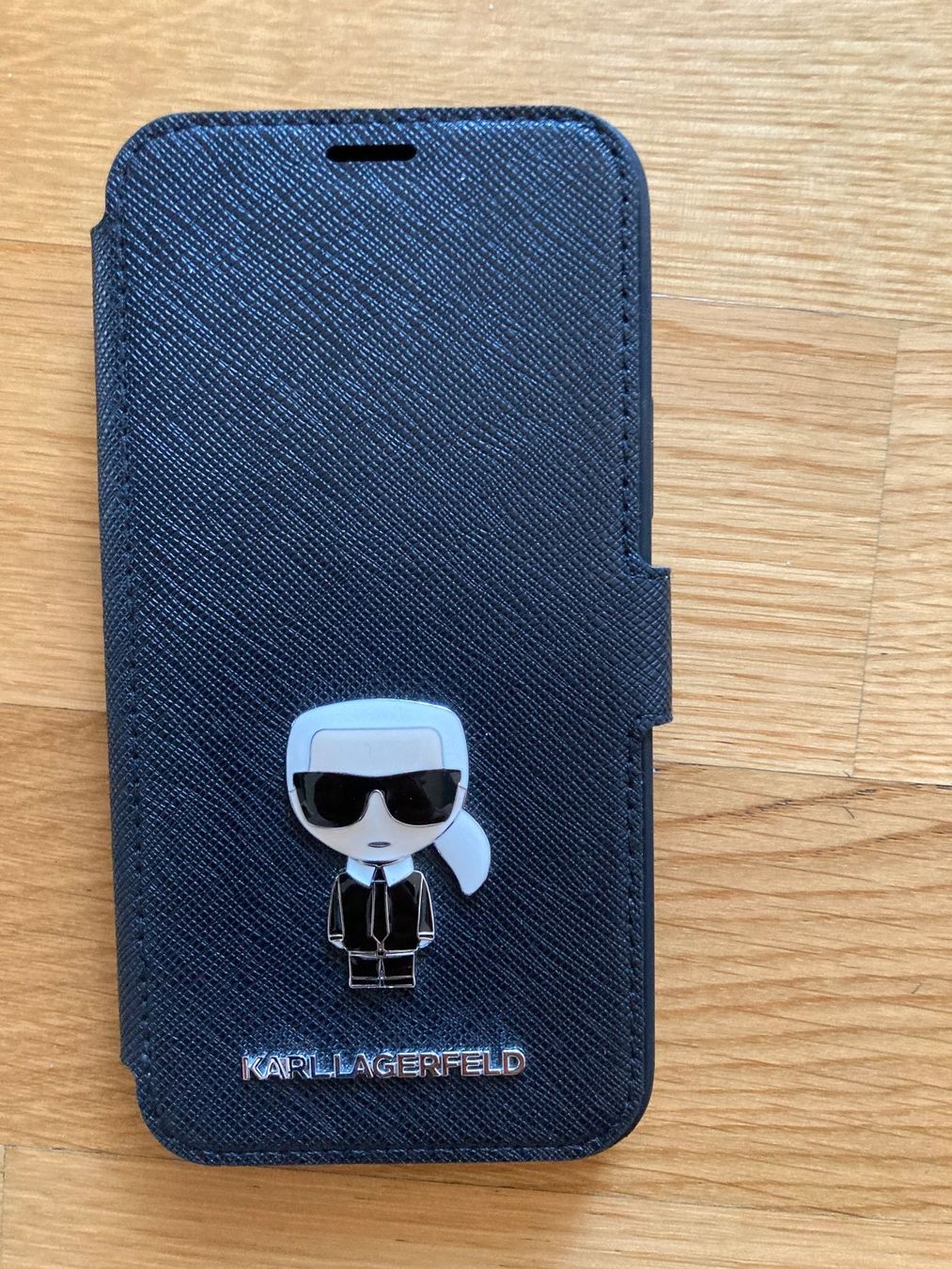 Karl Lagerfeld Covers & Schutzfolien: (A) Iphone 12 Hülle Karl Lagerfeld – Gebraucht aus Jonen von Sevenb
