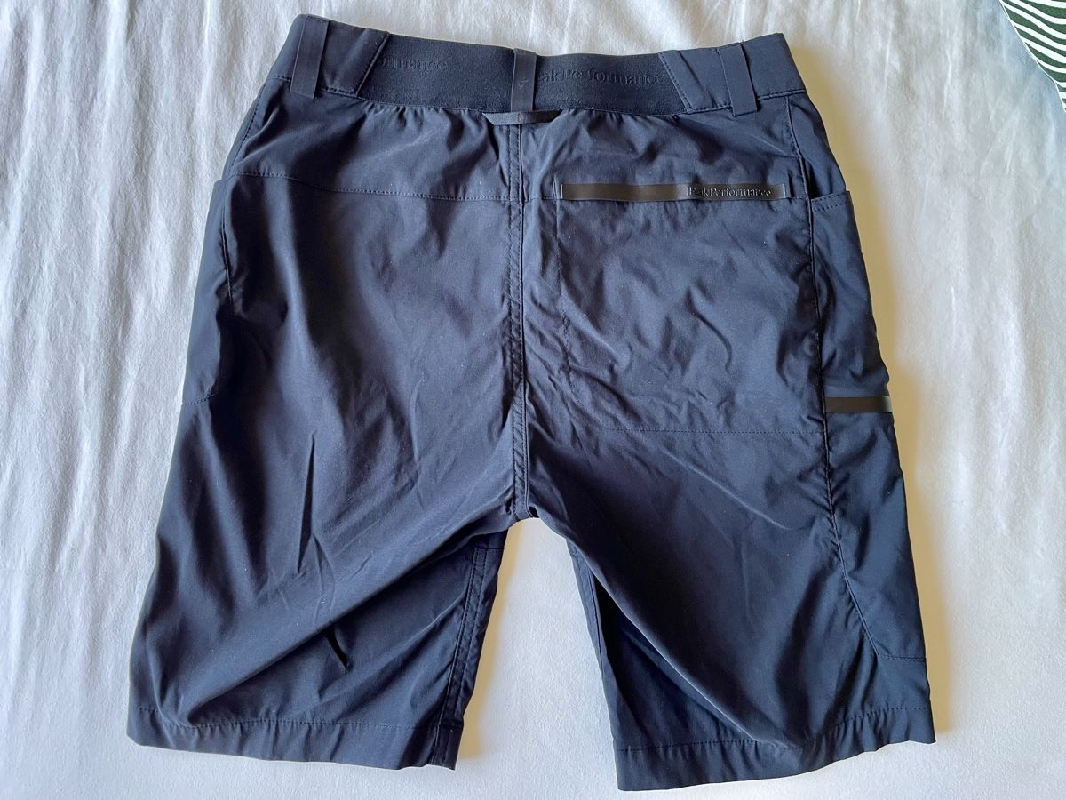 Peak Performance Pantalons: Peak Performance - Damen Wanderhose (kurz) – D'occasion à Sissach par EliaNapoli93 2