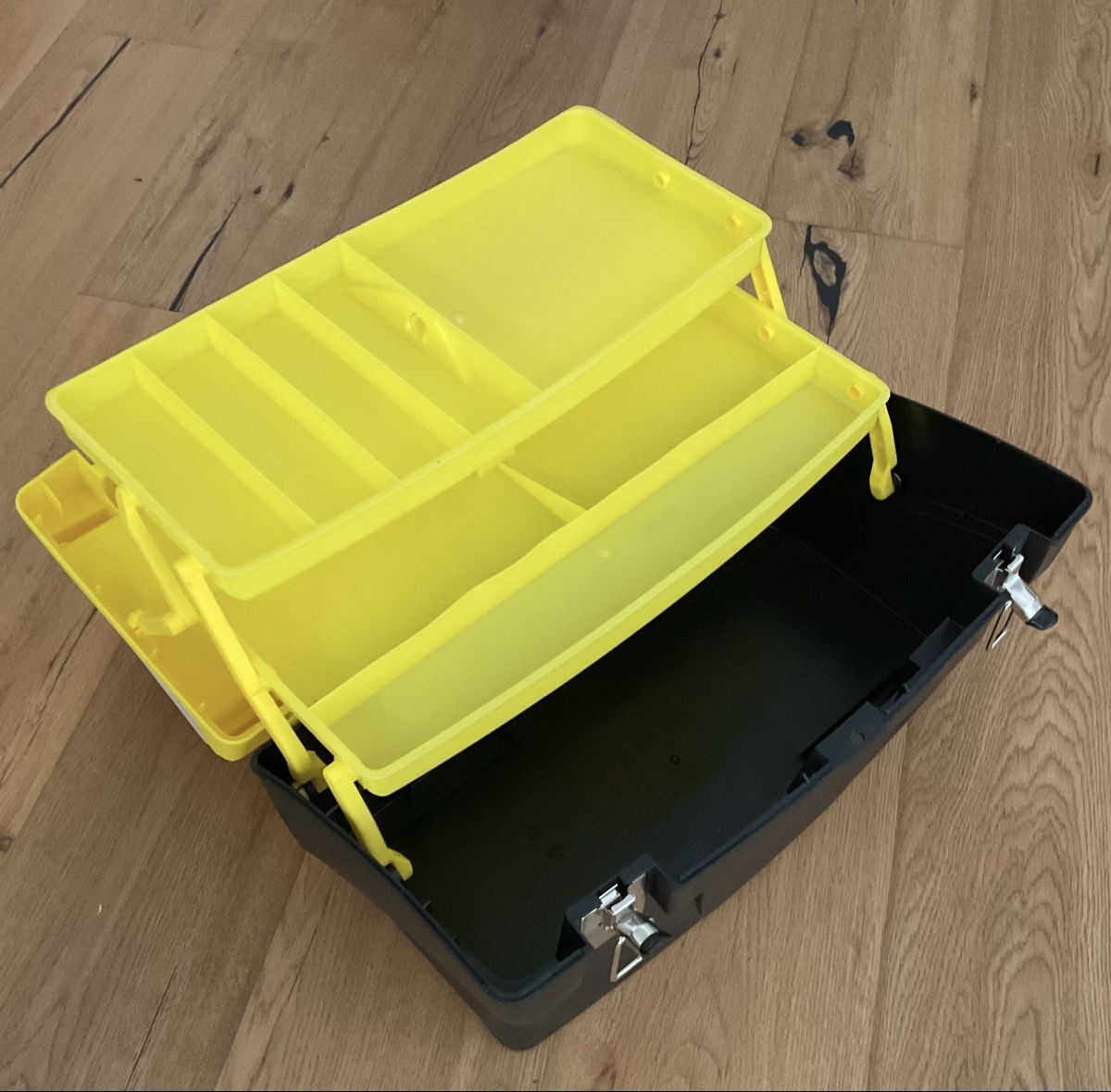 Transportkisten: Stanley Werkzeugkasten mit Sortierfächern gebraucht – Gebraucht aus Jegenstorf von BAVARIA4CH 1