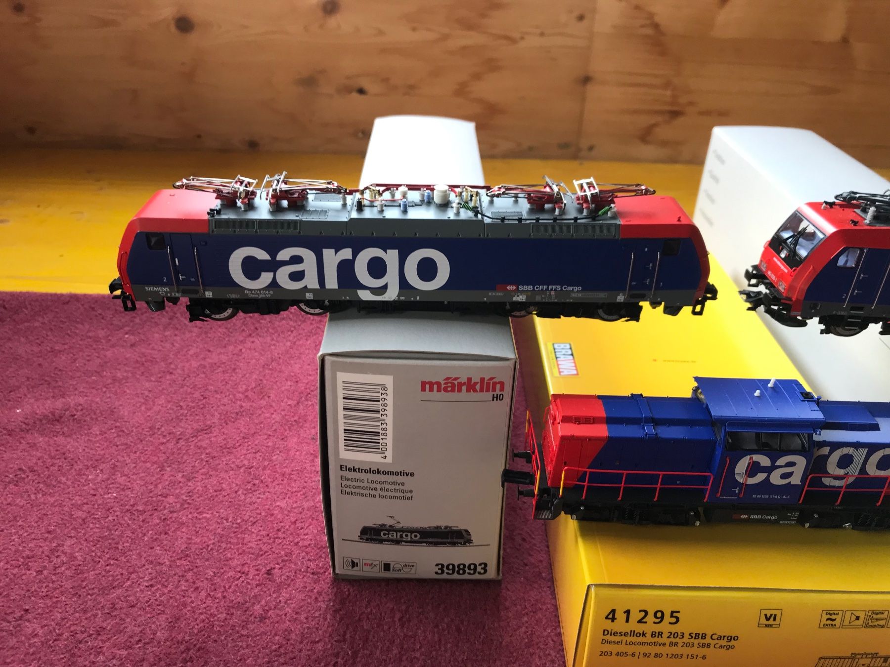 Trains électriques: Lot mit 3 Stk. Cargo Lokomotiven – Neuf avec emballage d'origine à Erschwil par Freitag1 3