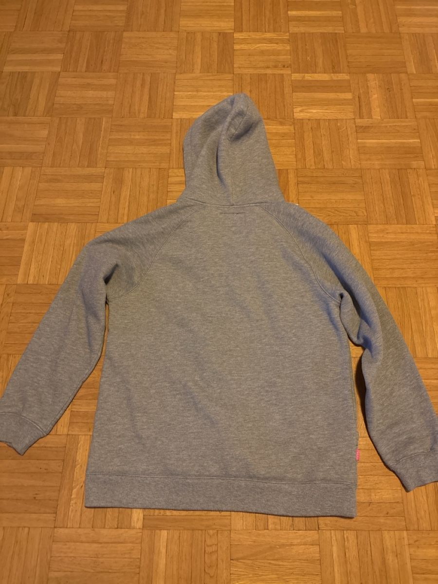 Gilet & Giacche: Jacquette à capuche grise - Taille M – Usato da thonex venduto da Ktoun 5