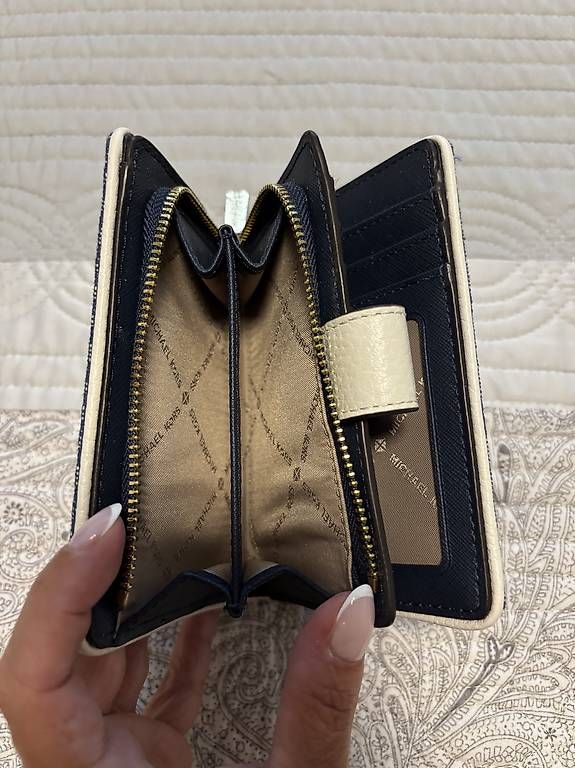 Portemonnaie: Porte-monnaie Michael Kors – Gebraucht aus Châtelaine von gar_fxl2 4
