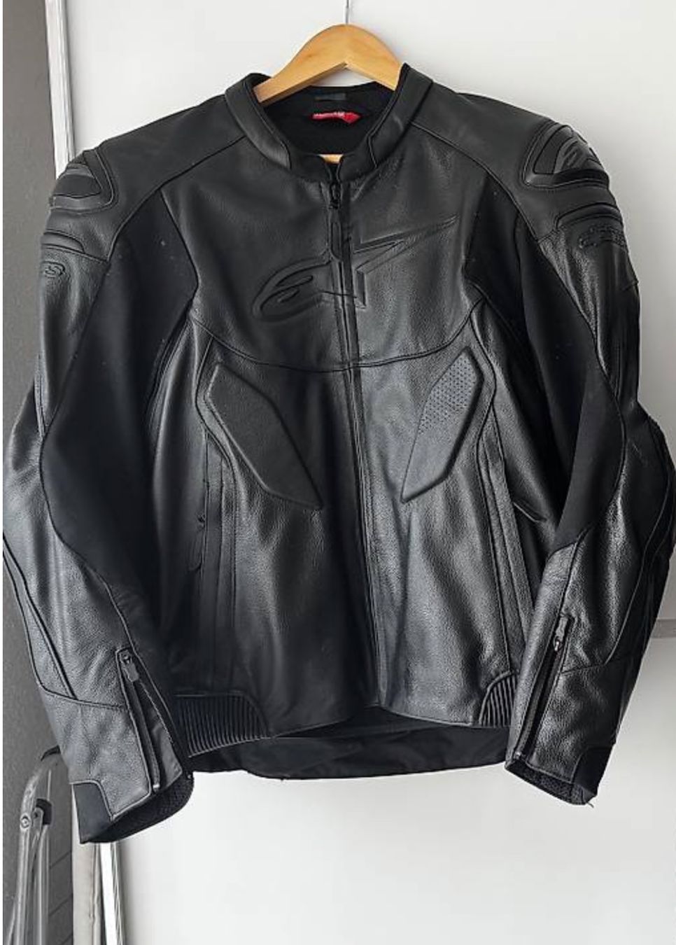 Alpinestars Giacche: Alpinestars CALIBER Lederjacke Größe 54 – Usato da Staad SG venduto da zajety