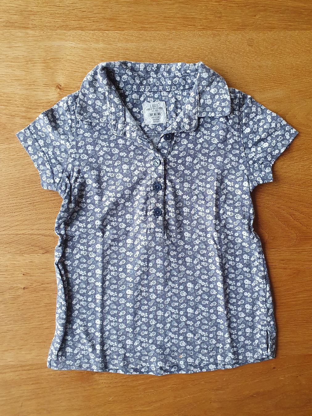 H&M Camicette, T-shirt & Top: Shirt mit Blumen Gr. 98/104 – Usato da Villars-sur-Glâne venduto da richardette