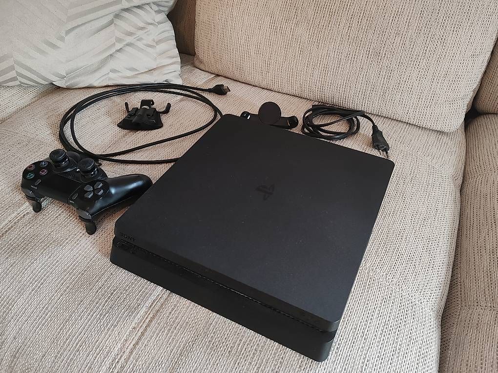 Consoles: Play station 4 slim – D'occasion à Luzern par rao_bpv8
