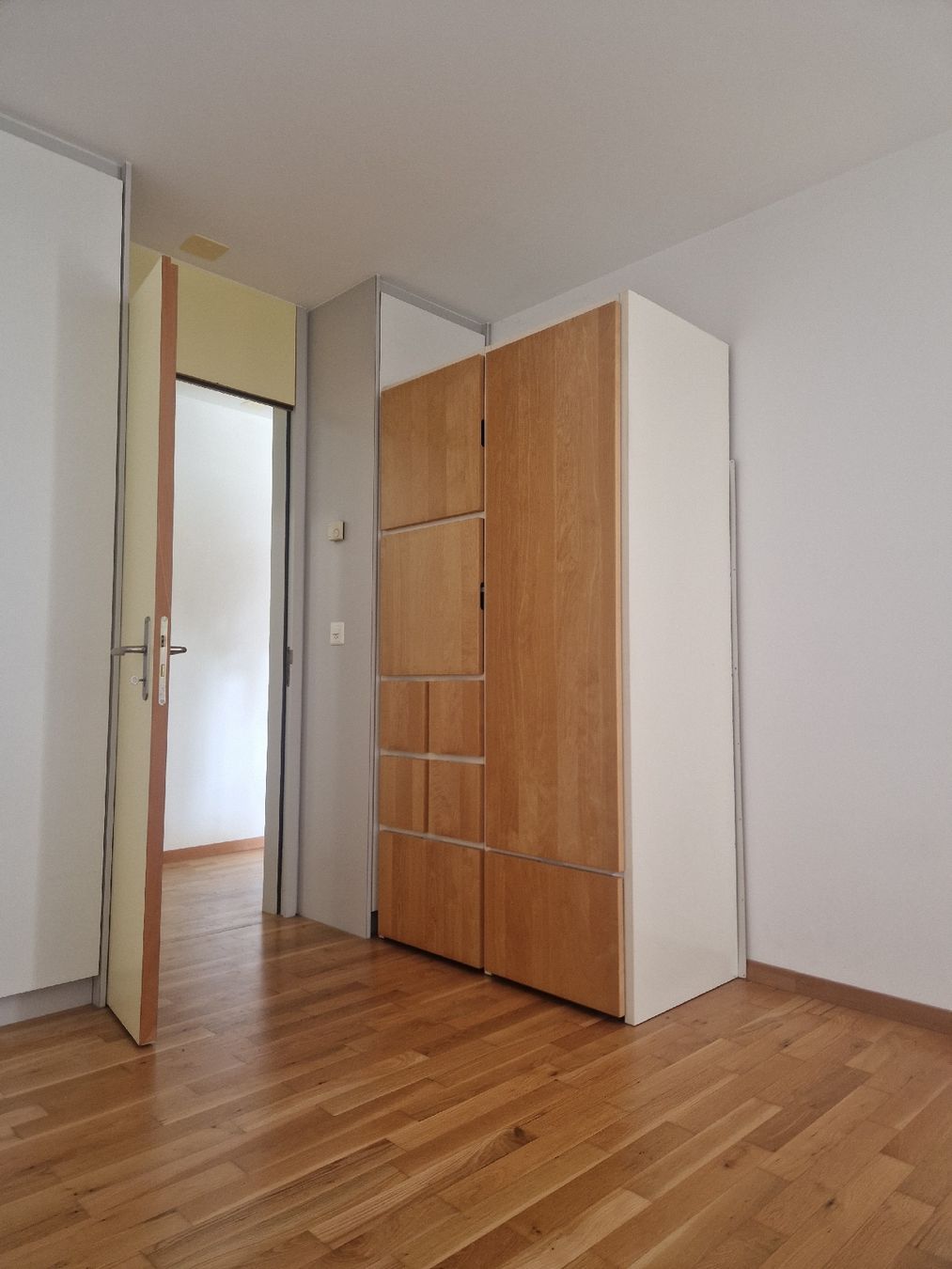 Armadi: kleiderschrank – Usato da Stadel(Winterthur) venduto da ANAJACOMET