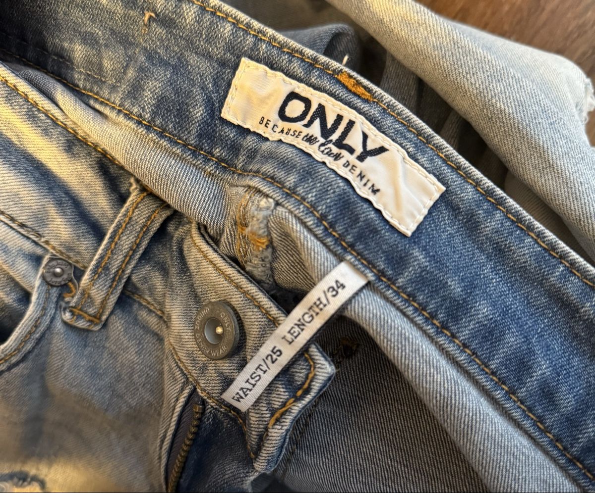 Jeans: Skinny destroyed jeans 3 pairs – Gebraucht aus Zürich von Yuece 9