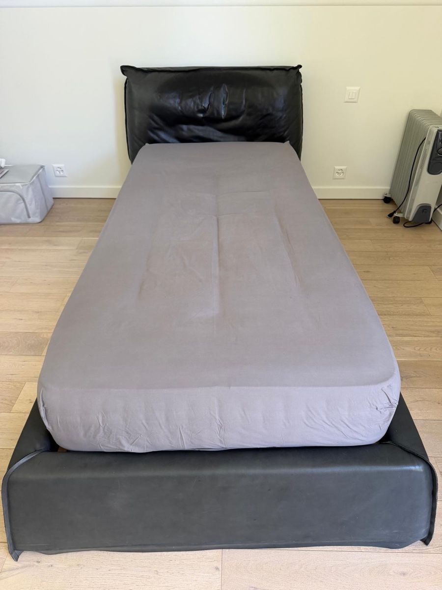 Letti: Lit en cuir + matelas  – Usato da Collonge-Bellerive venduto da TheBroker11