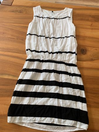 BENETTON Wunderschönes Kleid Grösse XS