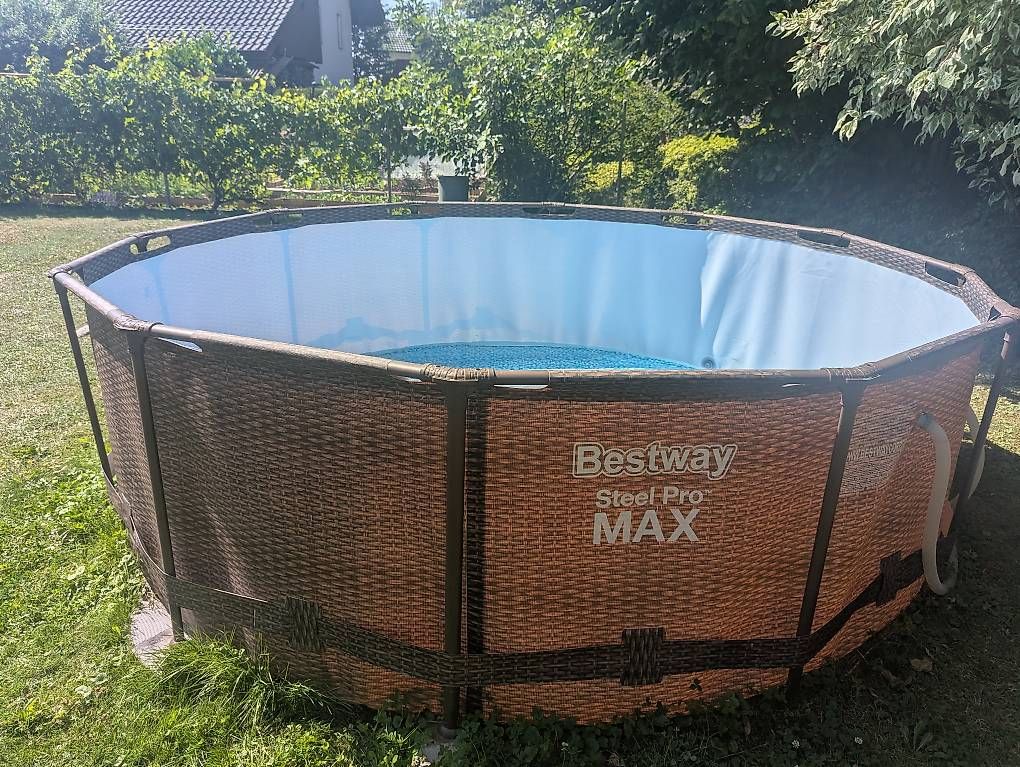Bestway Piscine: Pool 9000 Liter Verliert Wasser – Usato da Niederglatt ZH venduto da lorenz119