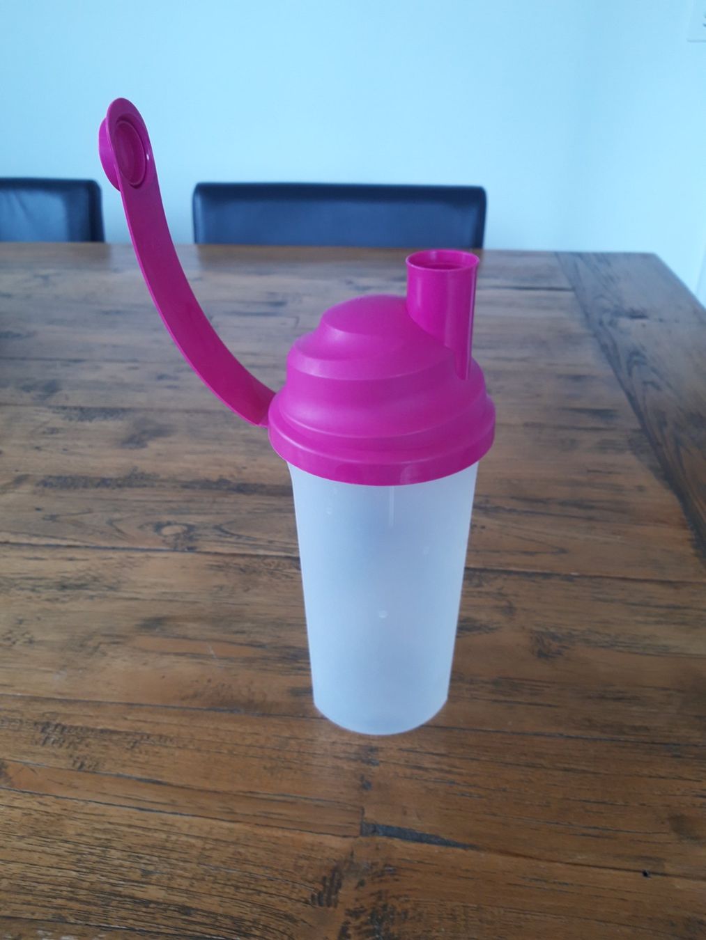 Contenitori & Simili: Fitness Shaker 700ml Trinkbecher Tupperware – Usato da Feuerthalen venduto da tanatha_st 2