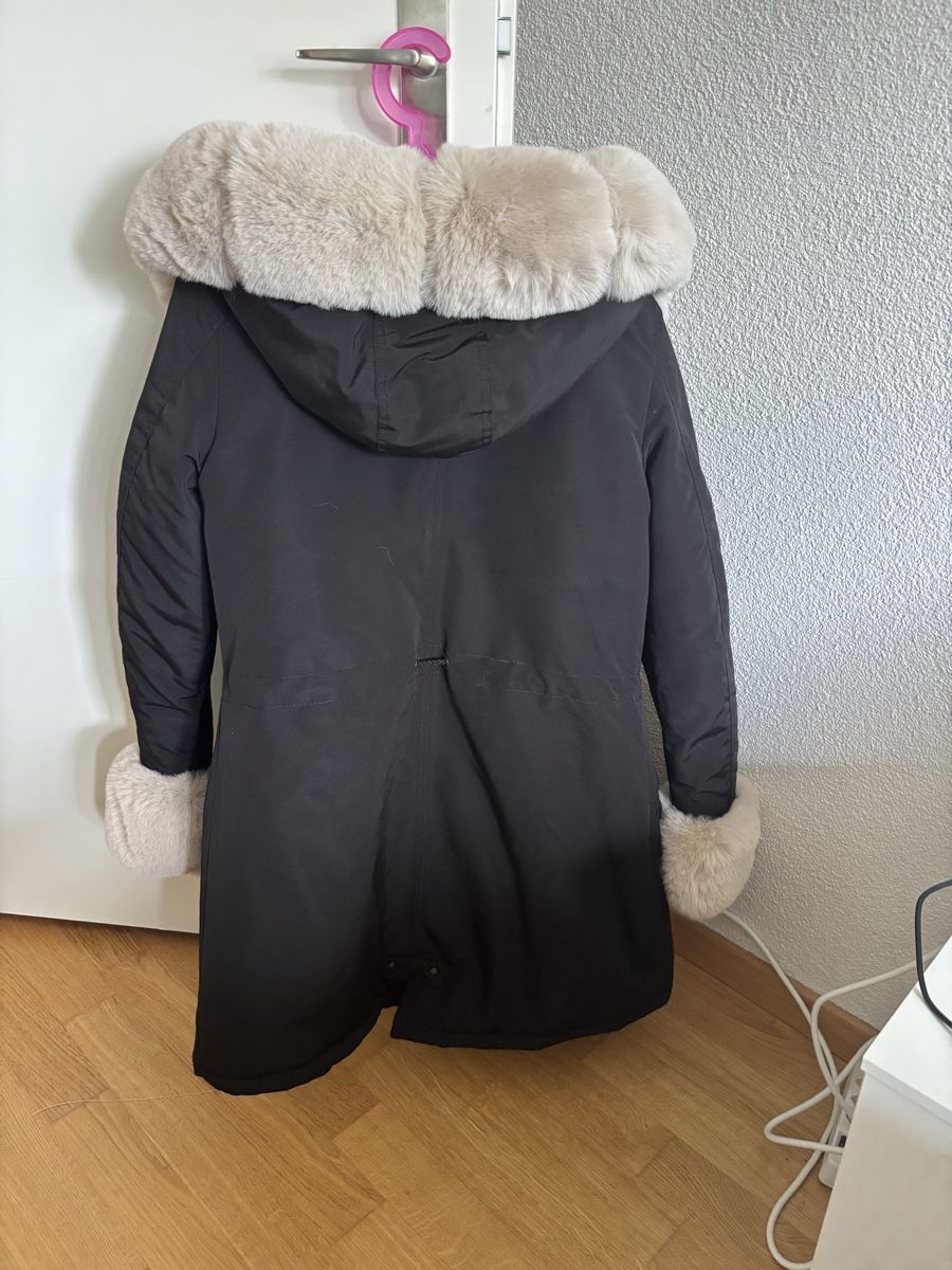 Cappotti: Winterjacke Grösse S neu inkl. Etikett – Nuovo e nell'imballaggio originale da Oetwil an der Limmat venduto da Anina_Mercedes 1