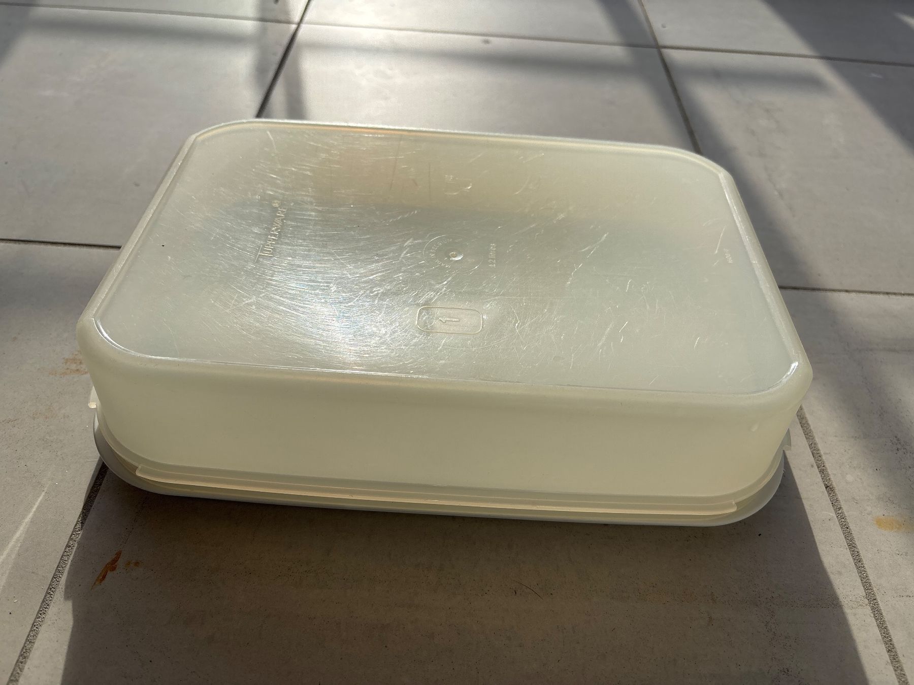Tupperware Contenitori & Simili: Tupperware Box mit Deckel, rechteckig, weiss – Usato da Bülach venduto da Jackybabue