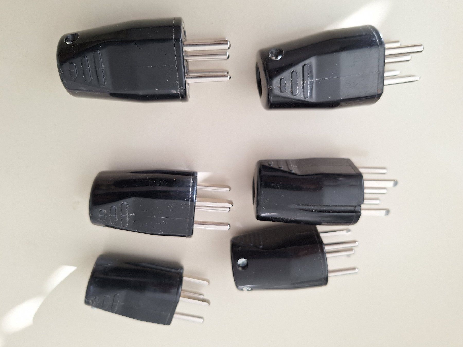 Spine: 6 Stk. Stecker Typ15 400V 10 A – Nuovo (secondo la descrizione) da Birrwil venduto da toldi01