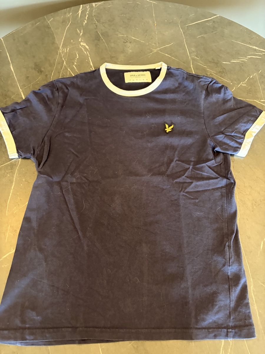 T-Shirts: Lyle & Scott Herren T-Shirt Dunkelblau Grösse S – Gebraucht aus Luzern von ram_cl2d