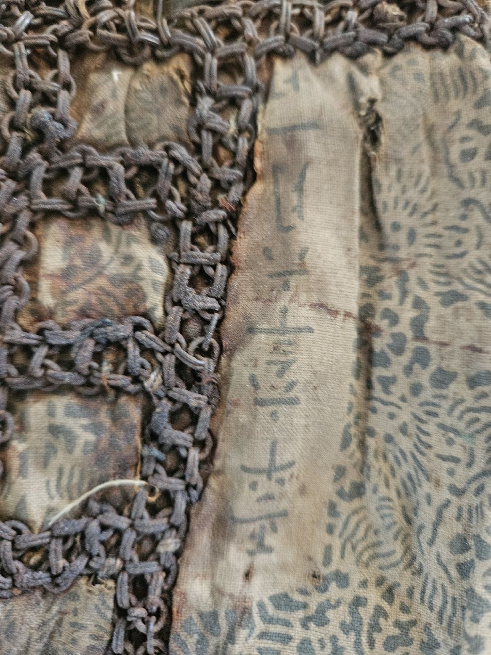 Uniformi: säbel uniform antik – Difettoso da Schwellbrunn venduto da Omega-alpha 8
