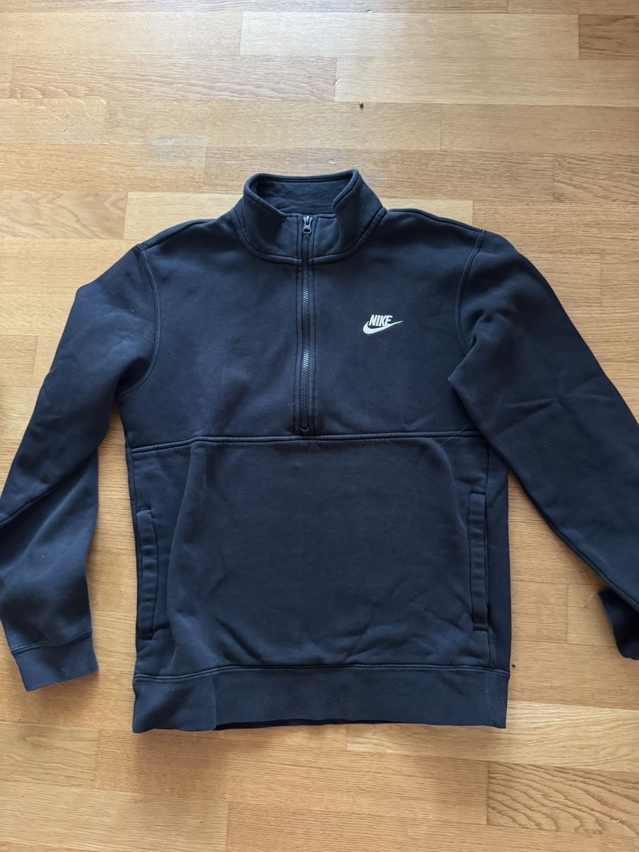 Nike Maglioni & Felpe: Nike Pullover Schwarz  – Nuovo (secondo la descrizione) da Allschwil venduto da ale_99l7 1