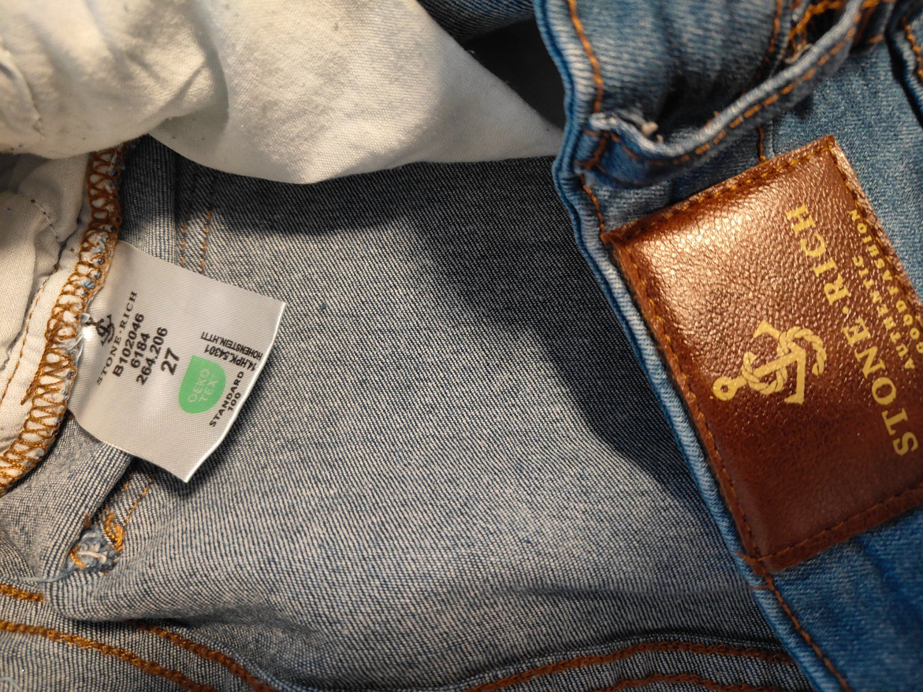 Pantalons: Gr 27 blaue Jeanshose kurz – D'occasion à St. Gallen par Bisaknosp 3