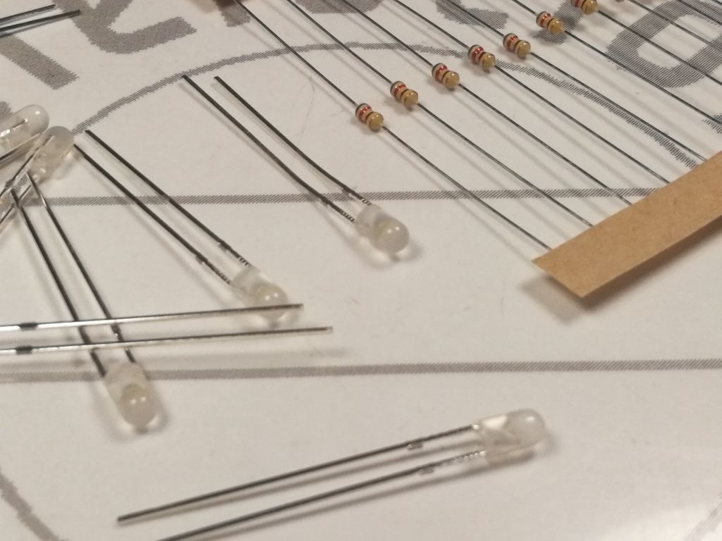 Componenti elettronici: LED warmweiss 3mm, randlos 10 Stk. – Nuovo (secondo la descrizione) da Luzern venduto da Salefactory 1