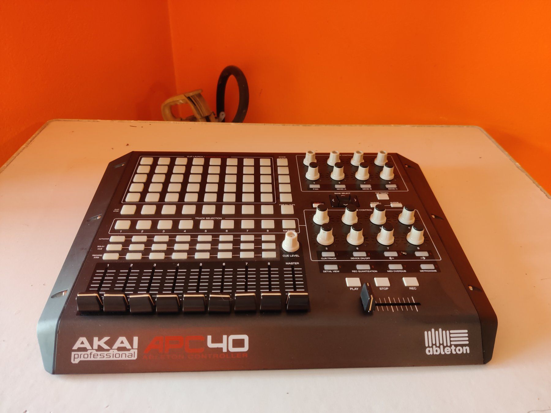 Akai Strumenti musicali: AKAI Professional APC 40 – Usato da Viganello venduto da XTECHSTOREX 1