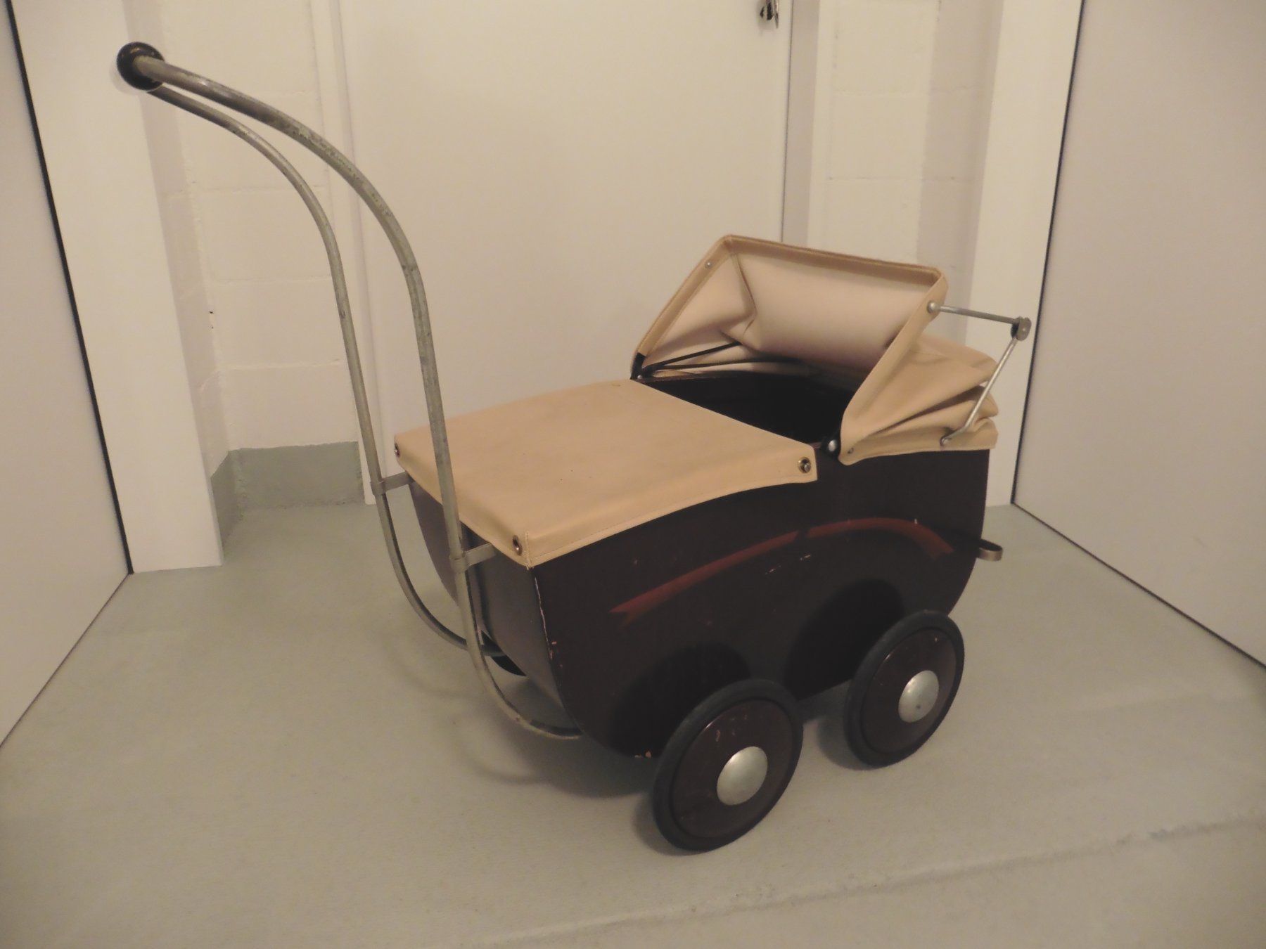 Carrozzine per bambole: Puppenwagen – Usato da Rain venduto da Spaetzli2