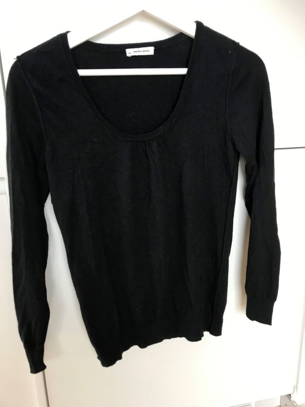 More & More Maglioni & Felpe: More & More:Schwarzer Pulli mit Rundhals; Gr.34 – Usato da Zürich venduto da LisM.