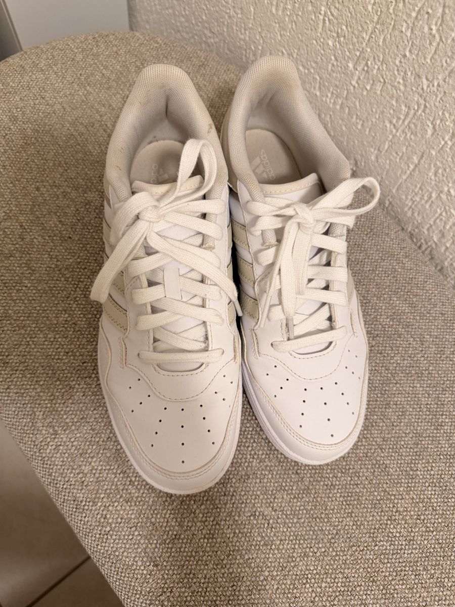 Scarpe da donna: Adidas Hoops 4.0   EU size 40 – Usato da Gattikon venduto da Bortolinilari 1