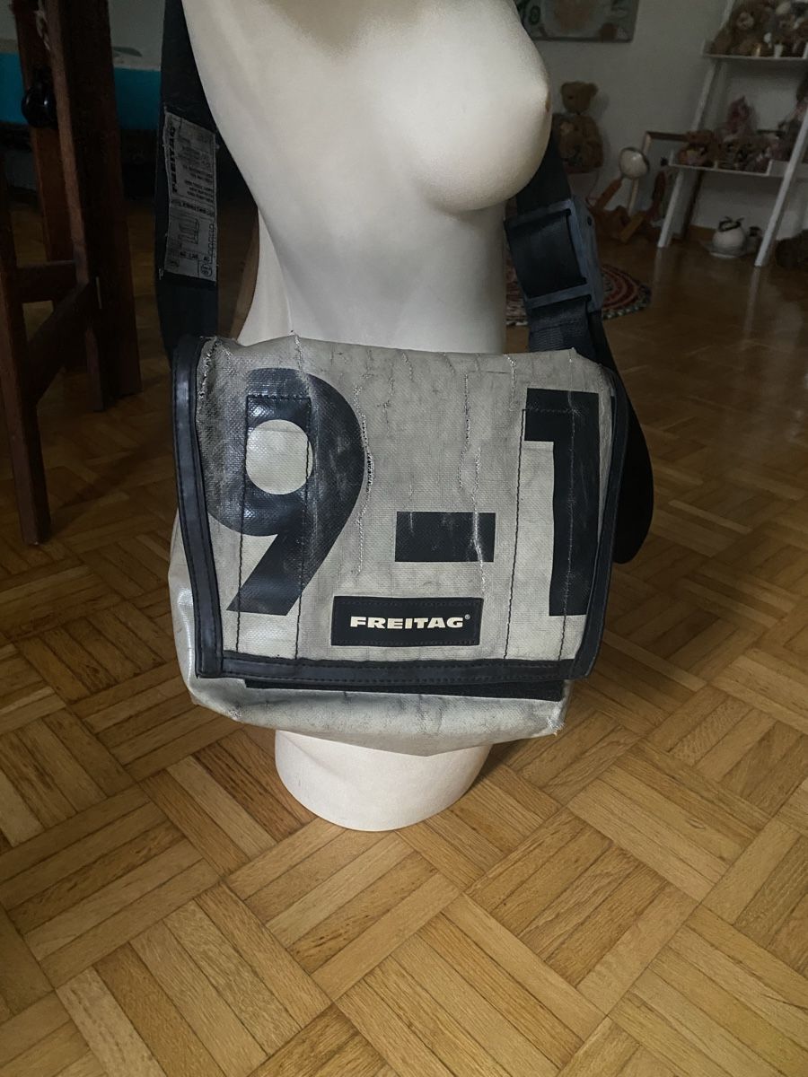 Freitag Taschen: Freitag Tasche – Gebraucht aus Langenthal von flower101 1
