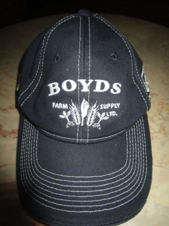 MÜTZE BOYDS FARM  CANADA CAPE SEHR SCHÖN WIE NEU